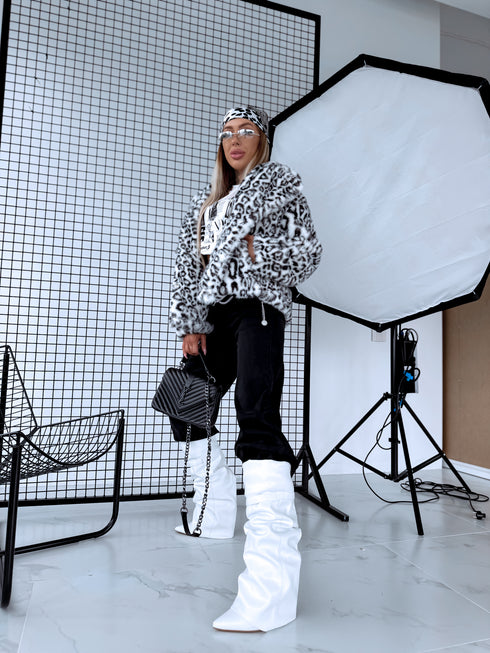 "CHRISTY FL209" faux fur jacket - black with white